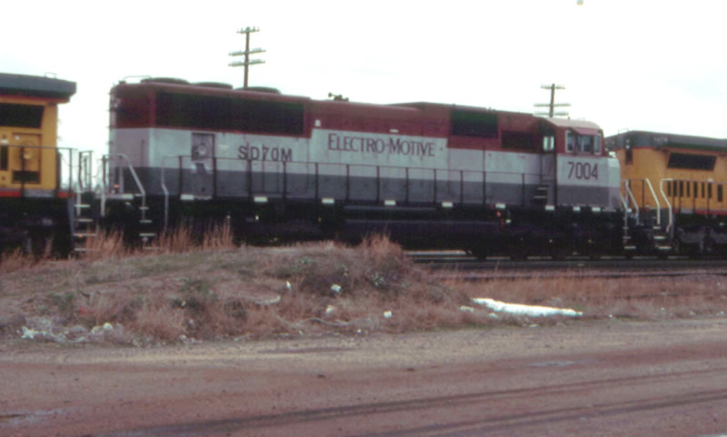 EMD 7004